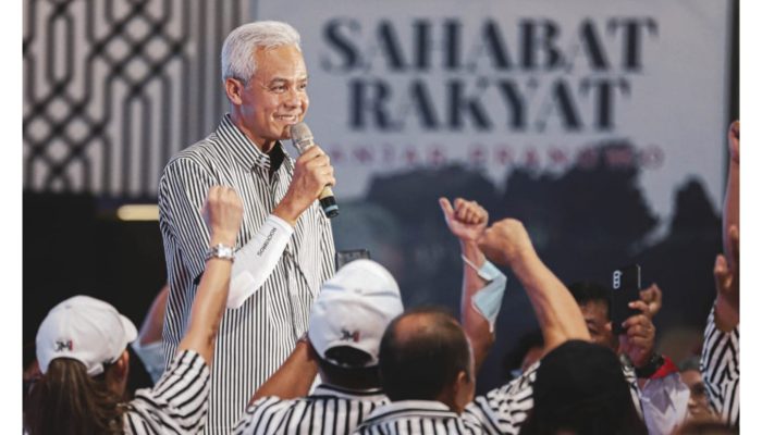 Bukan Jokowi, Kemeja Garis Hitam Putih Ganjar Usulan FX Rudy