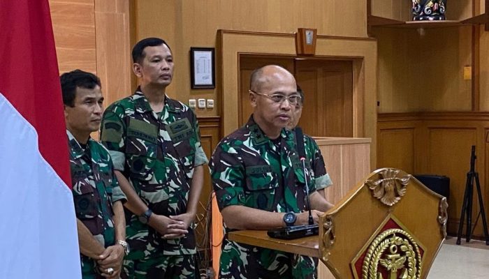Ramai Video Pencopotan Baliho Ganjar oleh TNI, Ternyata Berdiri di Lahan Militer