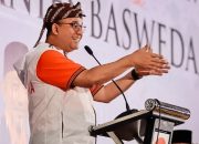 Denny Siregar Senang, Nama Anies Hilang Bak Tertelan Kampret di Tengah Malam