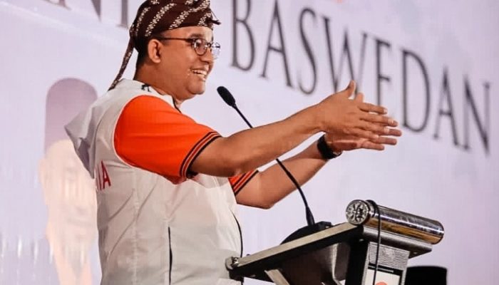 Denny Siregar Senang, Nama Anies Hilang Bak Tertelan Kampret di Tengah Malam
