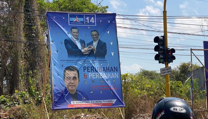 Sejumlah Baliho Demokrat Bergambar Anies di Sumenep Belum Dicopot