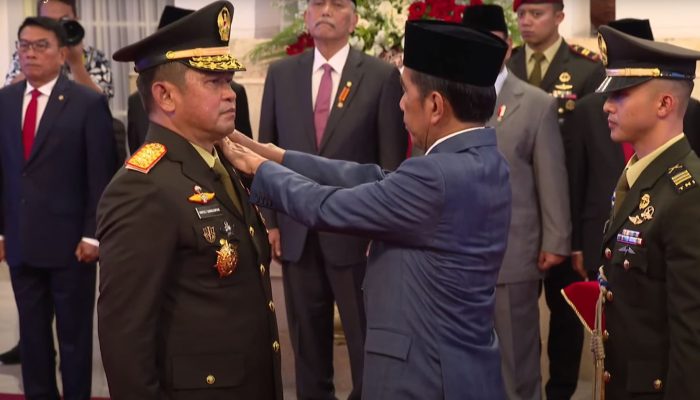 Jokowi Lantik Menantu Luhut Jadi KSAD