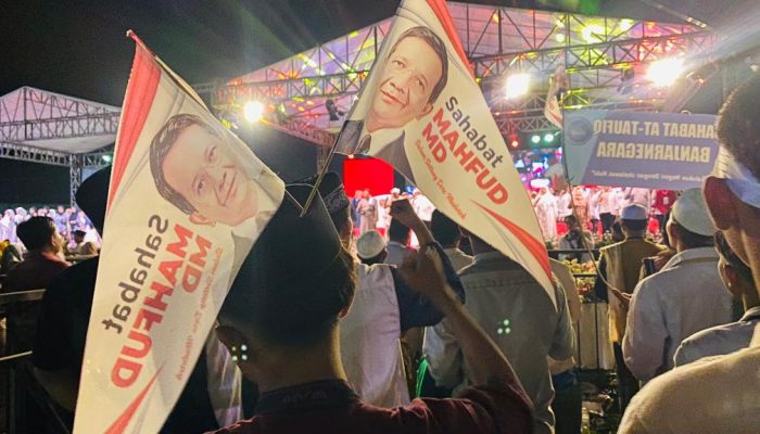 Buktikan Ke-Madura-annya, Mahfud MD Kenalkan diri dengan Bahasa dan Lagu Madura di depan Ribuan Jamaah