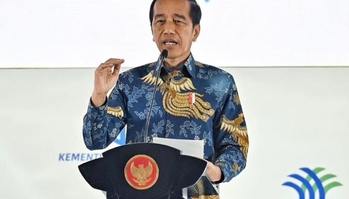 Jokowi Ingatkan Gielbran Ketua BEM UGM Soal Etika, Netizen: Ingatkan Juga Gibran!