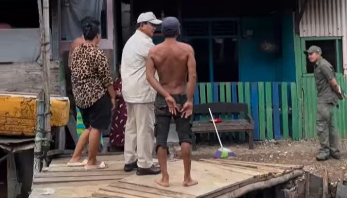 Viral! Warga Cilincing Ngaku Dimintai KTP dan KK oleh Babinsa Saat Prabowo Blusukan