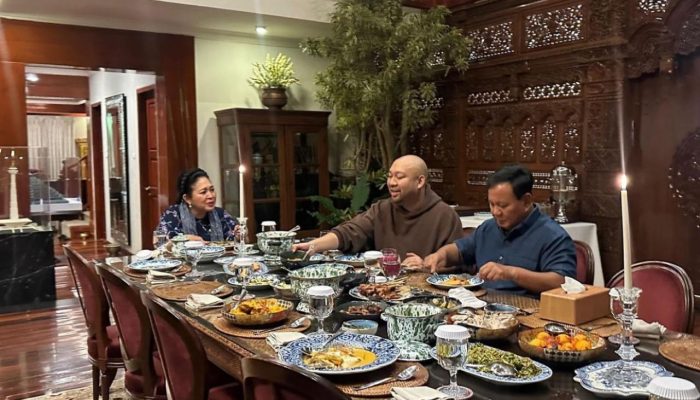 Prabowo Unggah Momen Buka Puasa Bersama Titiek Soeharto dan Didit