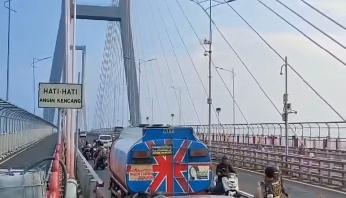 Jembatan Suramadu Bergoyang Diguncang Gempa Tuban M 6,5