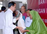 9,9 Juta Gen Z Nganggur, Ferdinand: Presiden Hanya Bisa Bagi Sembako dan Sertifikat