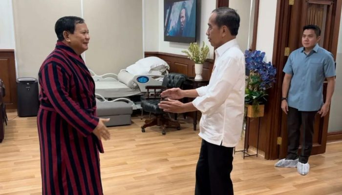 Jokowi Doakan Prabowo Segera Pulih Total Usai Jalani Operasi Besar
