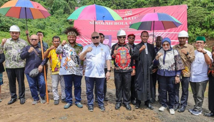 LaNyalla Hadiri Peletakan Batu Pertama SMK Papua Bangkit dan Pendirian Sekolah Sepak Bola Kaki Belanda