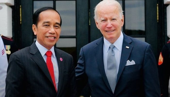 Biden Mundur dari Pancapresan AS, Saiful Mujani Senggol Jokowi