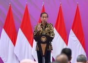 Ditanya Peluang Sidang Kabinet di IKN, Jokowi: Kalau Kursi Belum Ada Gimana Mau Duduk?