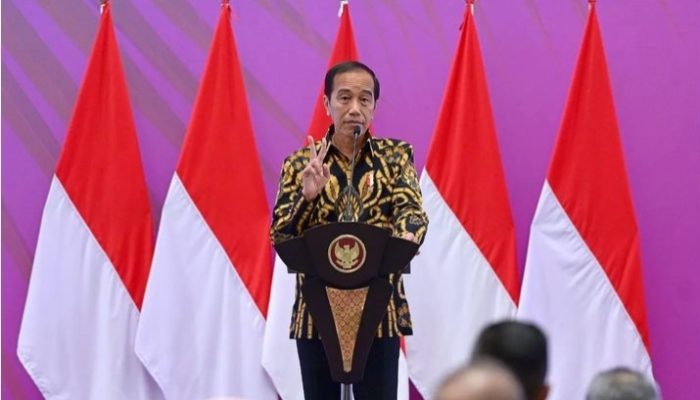 Ditanya Peluang Sidang Kabinet di IKN, Jokowi: Kalau Kursi Belum Ada Gimana Mau Duduk?