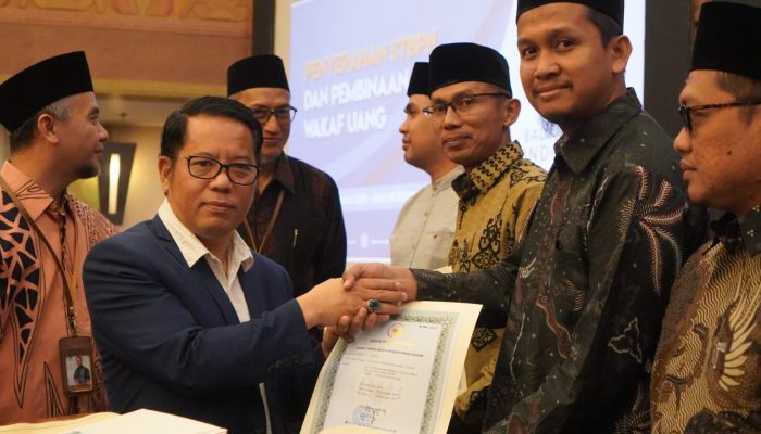 BWI Perkuat Nazir Wakaf Uang Lewat Penyerahan STBPN dan Pembinaan