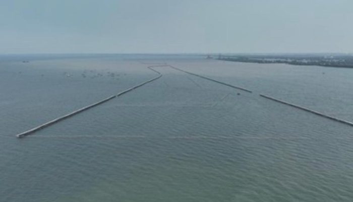 Aneh! Pemerintah Ngaku Tak Tahu Pemilik Pagar Laut Sepanjang 30 Km di Tangerang