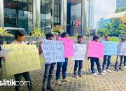 Minta Segera Ditangkap Soal Harun Masiku, Massa di KPK Juga Singgung Pengaruh Hatta Ali di MA