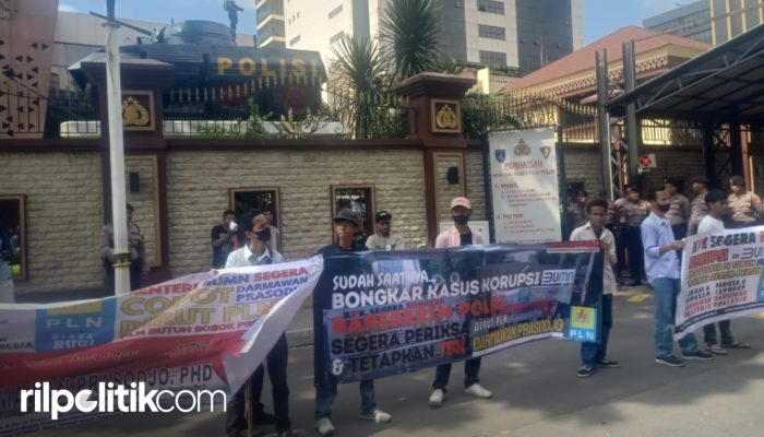 Massa Aksi Minta Polri Segera Bongkar Dugaan Korupsi di PLN