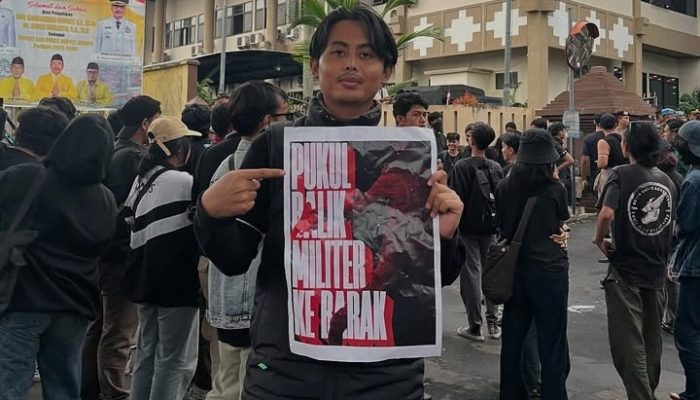 Kontras Ungkap 25 Pendemo Tolak UU TNI di Surabaya Diamankan Polisi