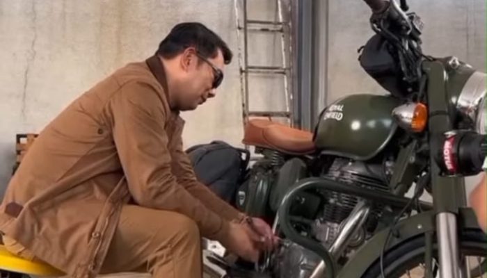 Selain Moge, KPK Juga Sita Mobil Milik RK