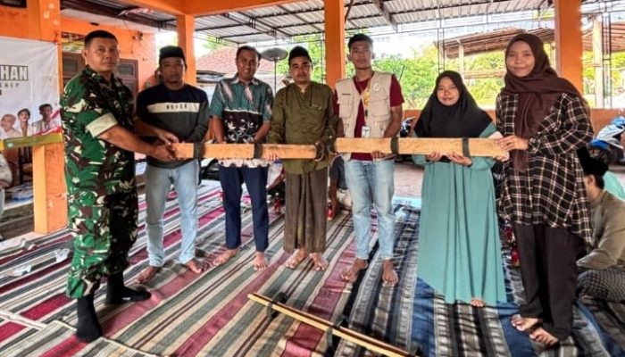 KKN Posko 33 Universitas PGRI Sumenep Bagikan Sarpras Permainan Tradisional ke Lembaga Pendidikan