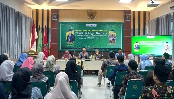 Fakultas Syariah UIN KHAS Jember Gelar Pelatihan Legal Drafting Kerjasama dengan Kemenag