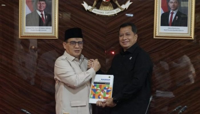 Wamenag Bahas Pembentukan Ditjen Pesantren dengan Wamen PAN-RB, Harap Jadi Kado Hari Santri 2025