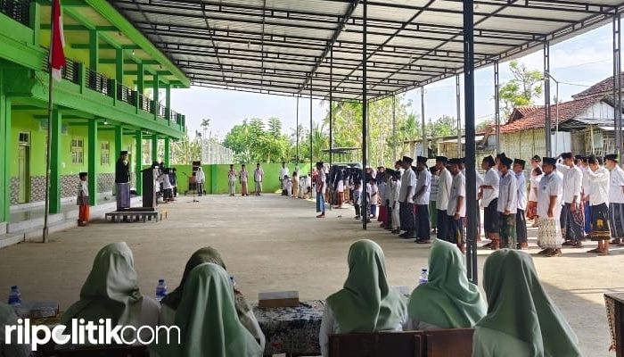 Upacara HSN 2025 di Ponpes Miftahul Ihsan: Wujud Nyata Ukhuwah Wathaniah