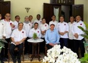 Jokowi Tunjukkan Ijazahnya ke Projo