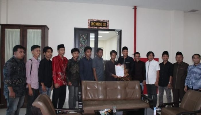 Dua Kali Disurati Tak Respons, Mahasiswa Demo DPRD Sumenep, Persoalkan Proyek Pengendalian Banjir