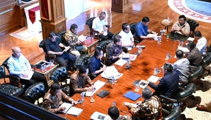 Prabowo Kumpulkan Menteri di Hambalang, Bahas Penertiban Hutan dan Tambang
