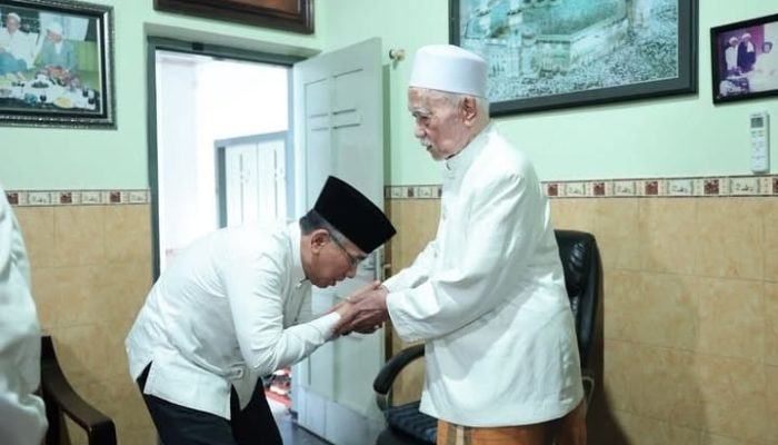 Gus Yahya Kunjungi Dua Masyayikh Sepuh Lirboyo