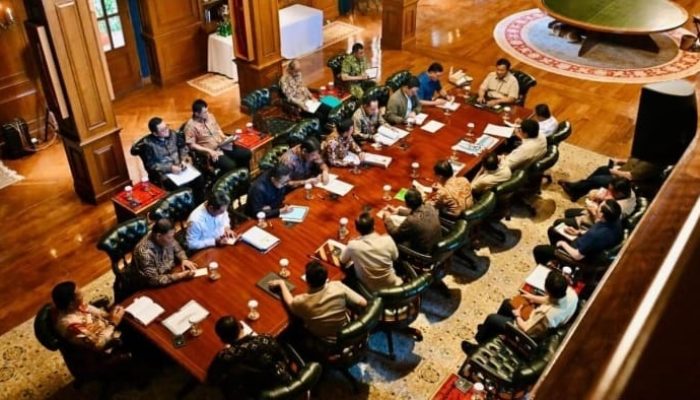 Prabowo dan Para Menteri Bahas Penanganan Bencana Sumatra di Hambalang