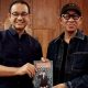 Waketum Gerakan Rakyat Yusuf Lakaseng (kanan) bersama Anies Baswedan (kiri).