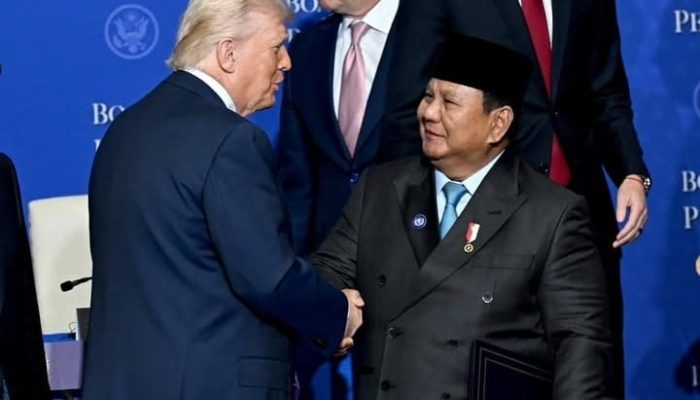 Seskab Teddy Sebut Donald Trump Puji Prabowo Sebagai Figur Tangguh di Rapat Perdana BoP