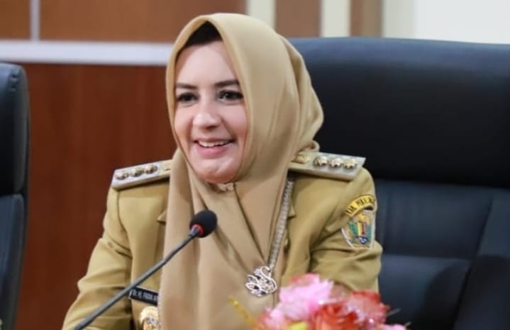 Bupati Pekalongan Fadia Arafiq yang ditangkap KPK dalam operasi tangkap tangan (OTT) di Semarang, Jawa Tengah.