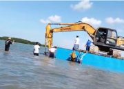 Konflik Sertifikasi Pantai Sumenep Memanas, Warga Usir Ekskavator Masuk Laut di Tengah Proses Hukum