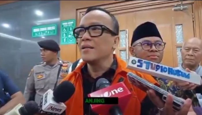 Noel: Sampaikan ke Bu Mega dan Hasto, Anjing Liar Sedang Memburu Banteng