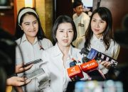 Grace Natalie (tengah).