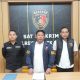 Polres Pamekasan gelar konferensi pers terkait penangkapan oknum guru ngaji yang diduga melakukan pemerkosaan terhadap 2 anak di bawah umur.