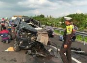 Mobil Anggota DPR Gus Hilman Kecelakaan di Tol Paspro, 2 Orang Tewas
