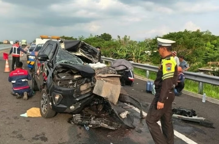Kondisi mobil Gus Hilman yang kecelakaan di tol.