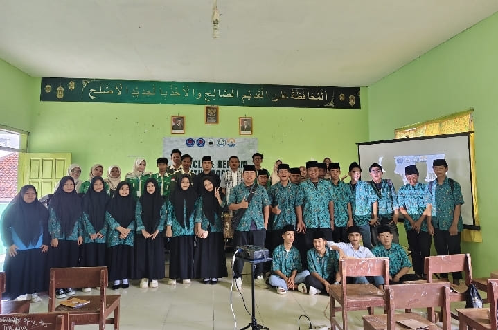 Fakultas Pertanian UNIJA Sumenep dan OSIM MA Al Ma’arif Plus Kolaborasi Bangun Kesadaran Lingkungan. [Foto: istimewa]