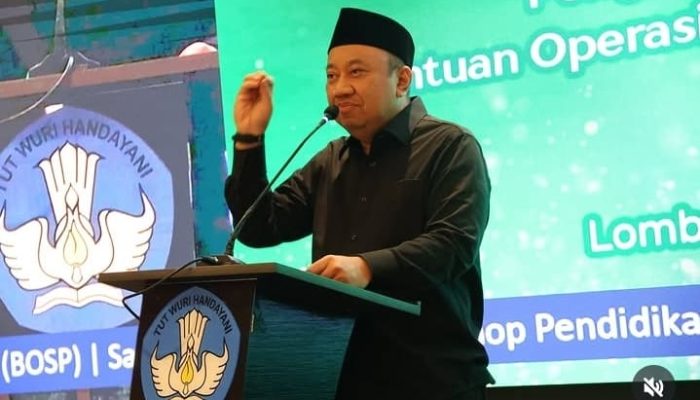 Legislator Minta Prabowo Jadikan Semua Guru Sebagai PNS