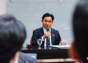 Menko Yusril Sebut Pemerintah Tak Larang Nobar Film Pesta Babi