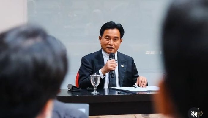 Menko Yusril Sebut Pemerintah Tak Larang Nobar Film Pesta Babi