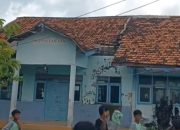 Warga Sentil Bupati Sumenep Soal Gedung SDN Rusak Tak Diperbaiki: Ini yang Sekolah Bukan Hewan