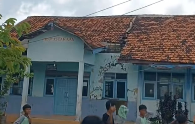 Kondisi gedung SDN Ambunten Tengah 2 di Kabupaten Sumenep. [Foto: tangkapan layar akun Tiktok @abuyalabib7]