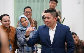 Seskab Teddy Indra Wijaya.