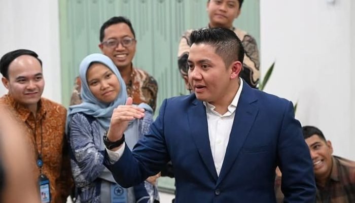 Pendukung Prabowo Ngaku Mual Lihat Respons Teddy atas Kritik Dino Patti Djalal