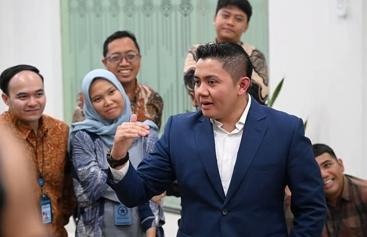 Seskab Teddy Indra Wijaya.